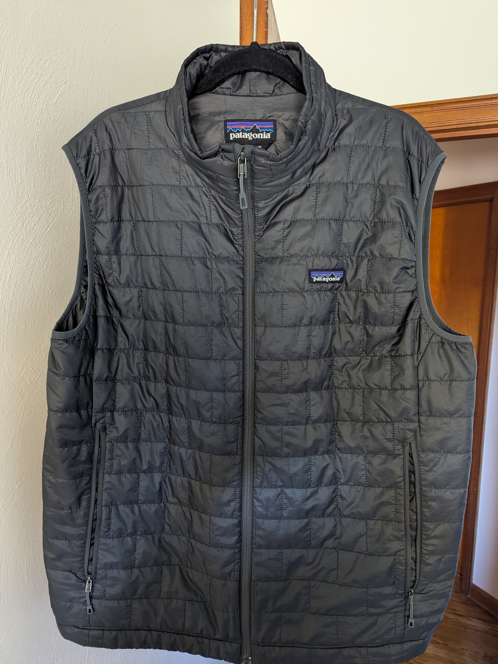 Patagonia Dark Gray Quilted Men’s Nano Puff Vest
